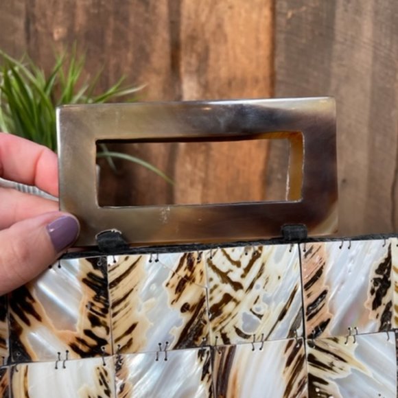 Shell Clutch - Rare Statement Piece - Picture 8 of 11